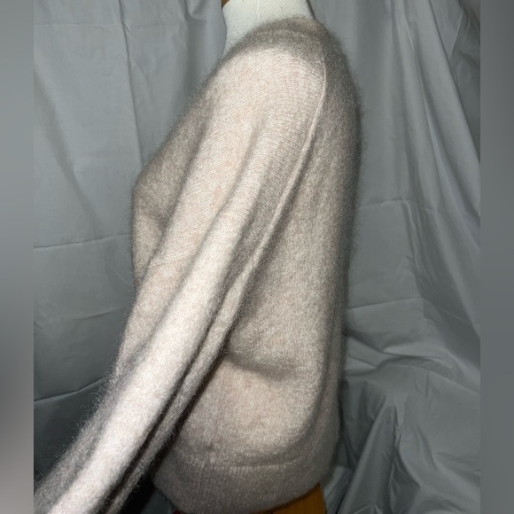 COPY - H&M Wool Sweater - Picture 3 of 9